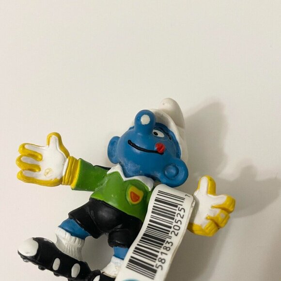 Smurfs Goalkeeper Smurf Soccer Goalie Figure PVC Toy Figurine - Picture 4 of 12